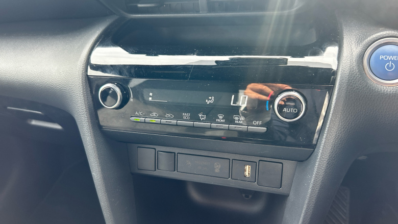 Toyota Yaris Cross 1.5 Hybrid Design 5dr CVT Hybrid Estate